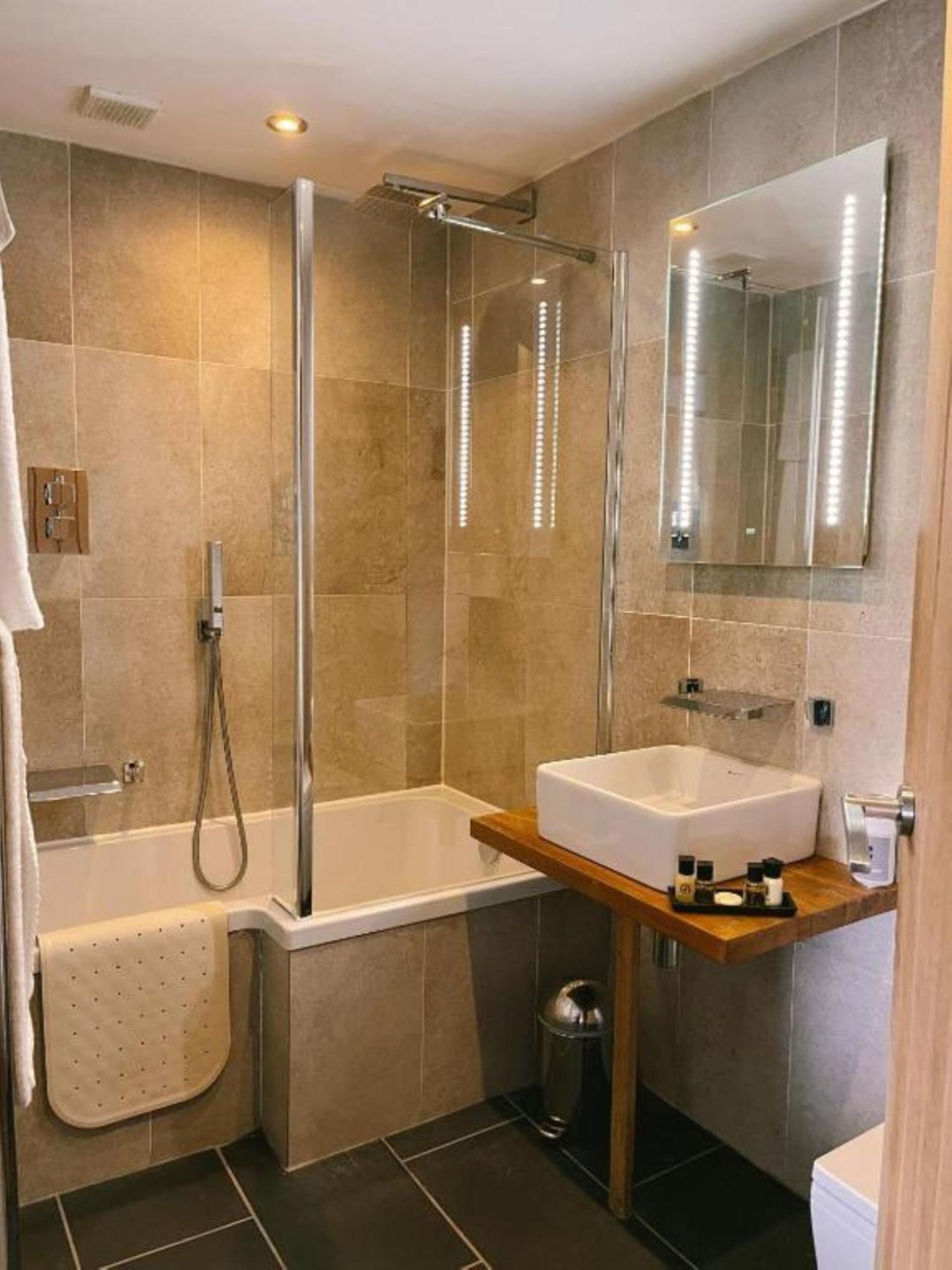 The Cheviot Hotel Беллингхем Экстерьер фото